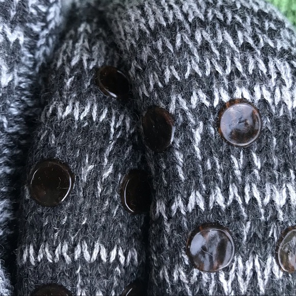 MinxNY Soft & Fuzzy Shea Butter & Rose Oil Socks😍 - Picture 5 of 8